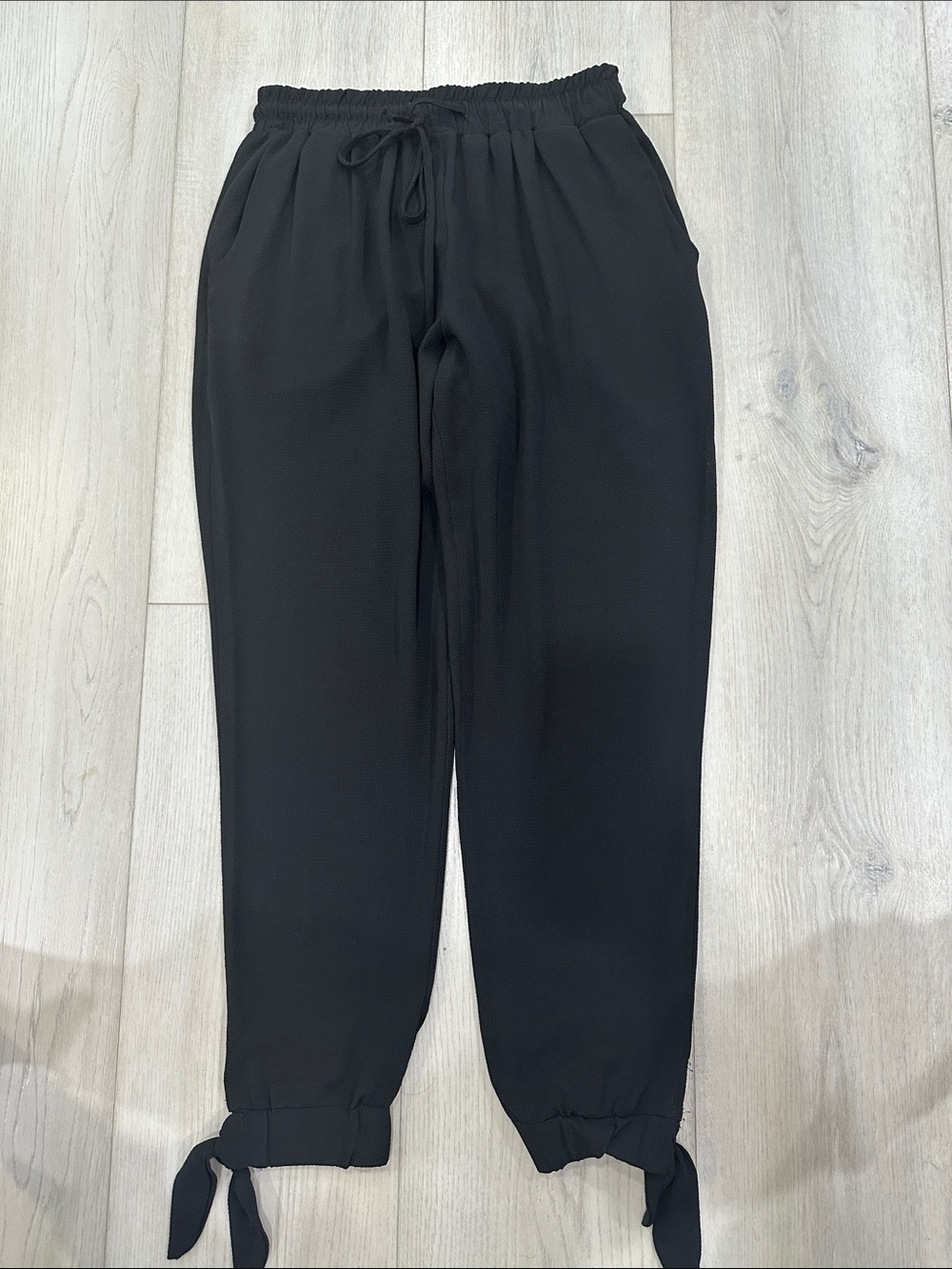 Veronica M Black Tie Hem Jogger Pants Size M Elastic Waist Crepe Trousers